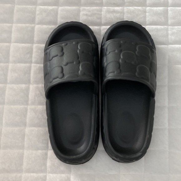 Black Platform Slides - Picture 3 of 6